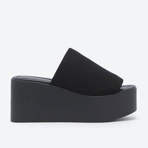 Black Platform Sandals  NWT